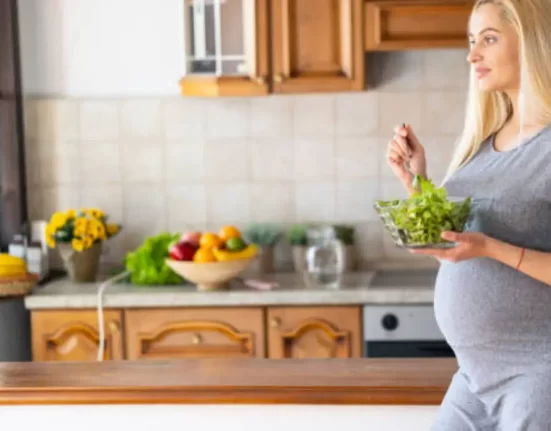 Benefits of Eating Raw Foods During Pregnancy