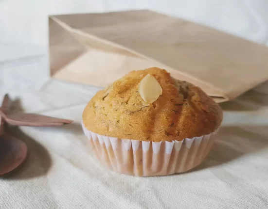 Easy and Fluffy Vanilla Muffin Recipe: Perfect for Beginners