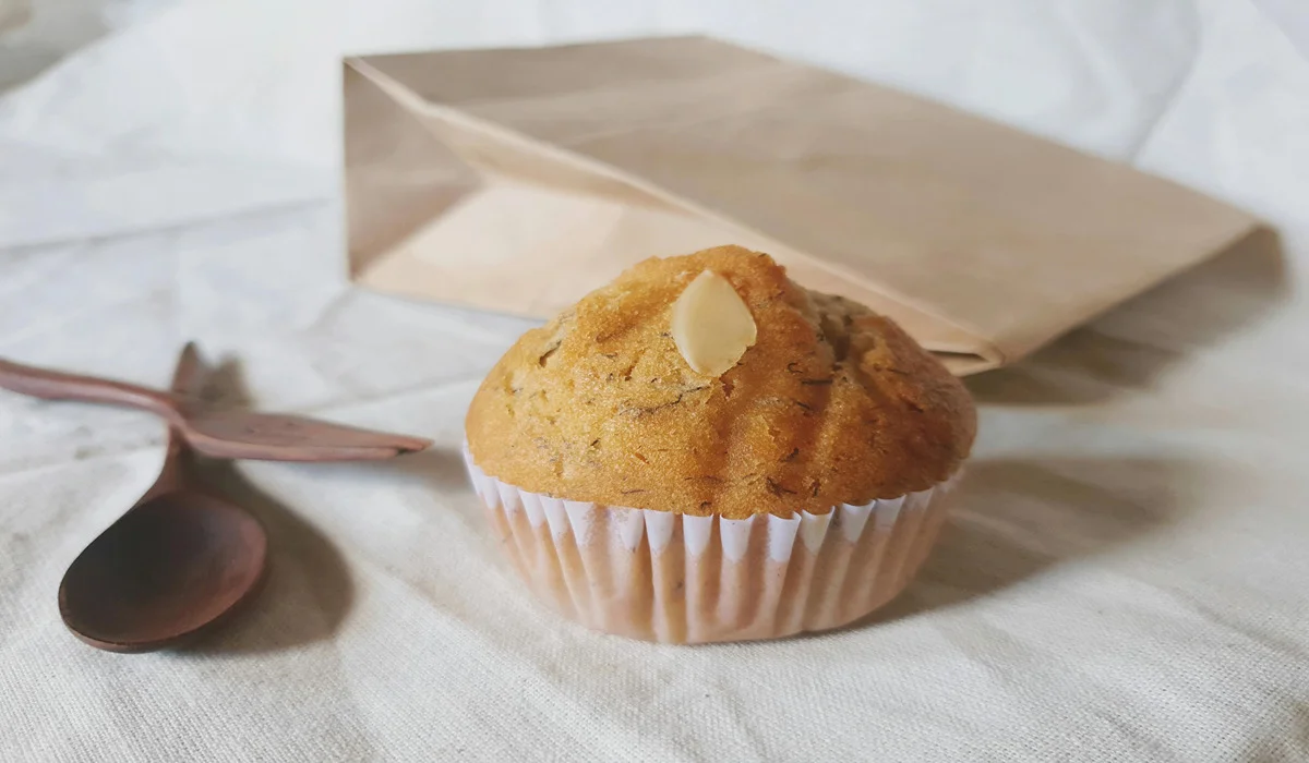 Easy and Fluffy Vanilla Muffin Recipe: Perfect for Beginners